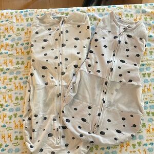 Happiest baby sleep sacks / swaddles 0-2m + 2-4m